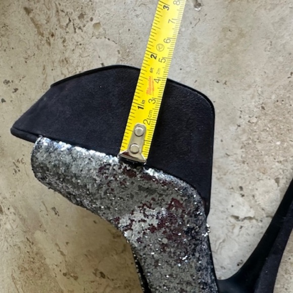 Fergie platform silver sparkle peep toe stilettos - SIZE 7 M - Picture 5 of 9